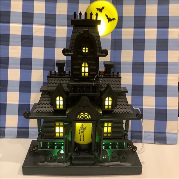 Target Hyde & Eek Animated Haunted Mansion - Picture 3 of 8